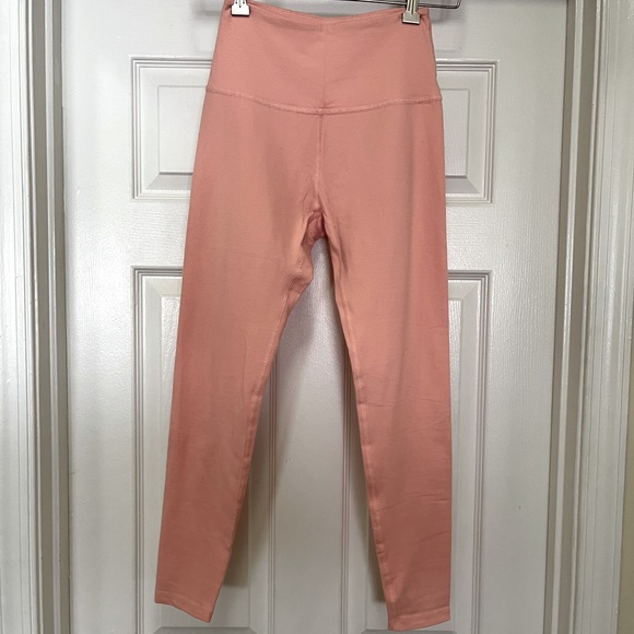 Beyond Yoga High-rise caught in the midi Light Apricot peach Legging medium soft - Picture 1 of 3